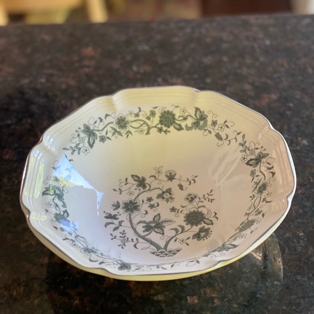 1 Gray Danube 1.5 Qt Serving Bowl